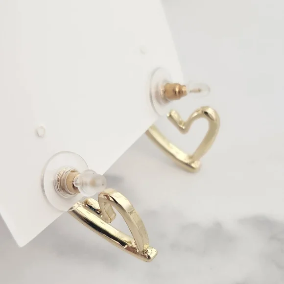 NWT Modern Gold Plated Heart Shape Earrings Chic & Artistic Statement Piece - Picture 7 of 9
